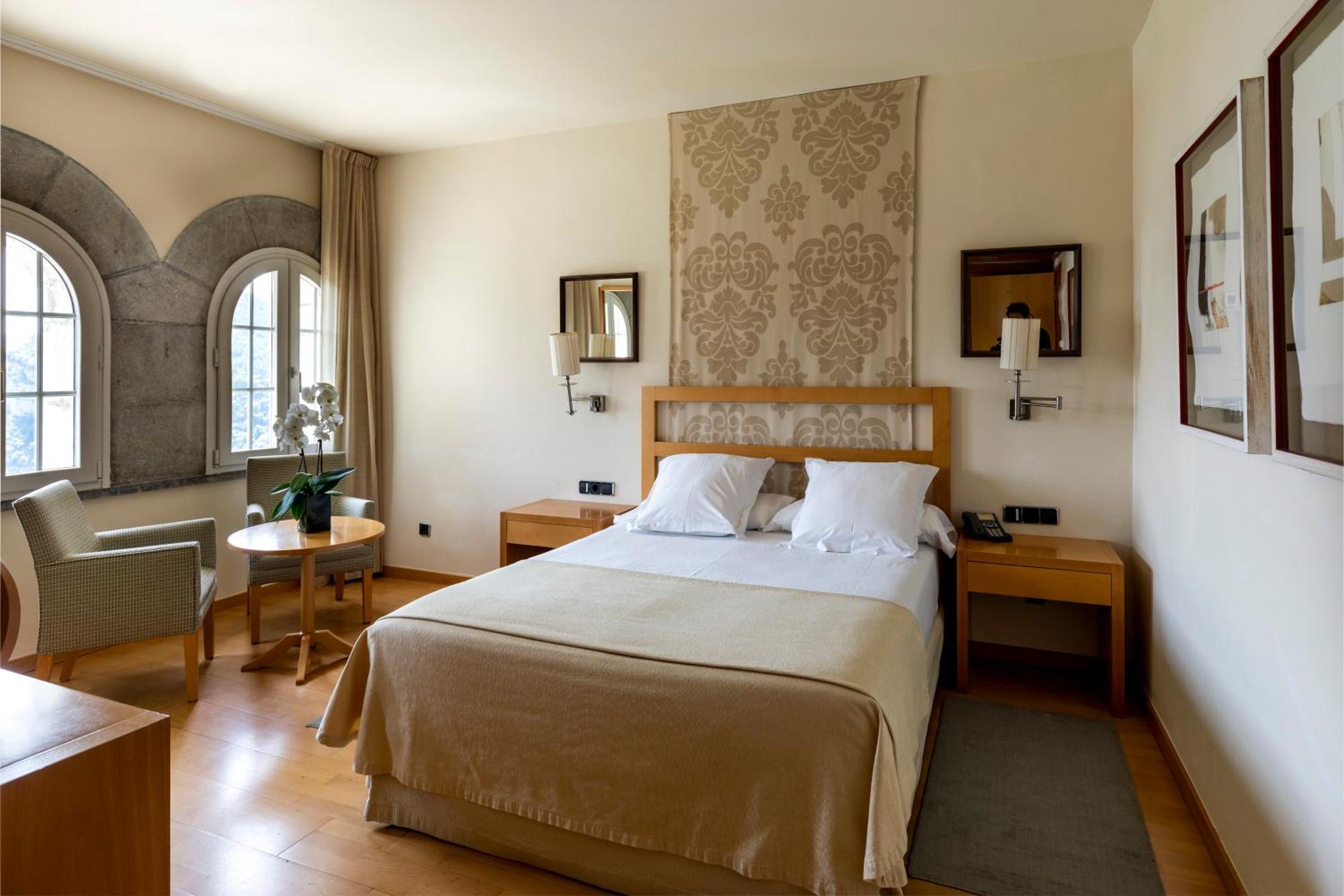 Parador De Vic-Sau Tavernoles Eksteriør billede