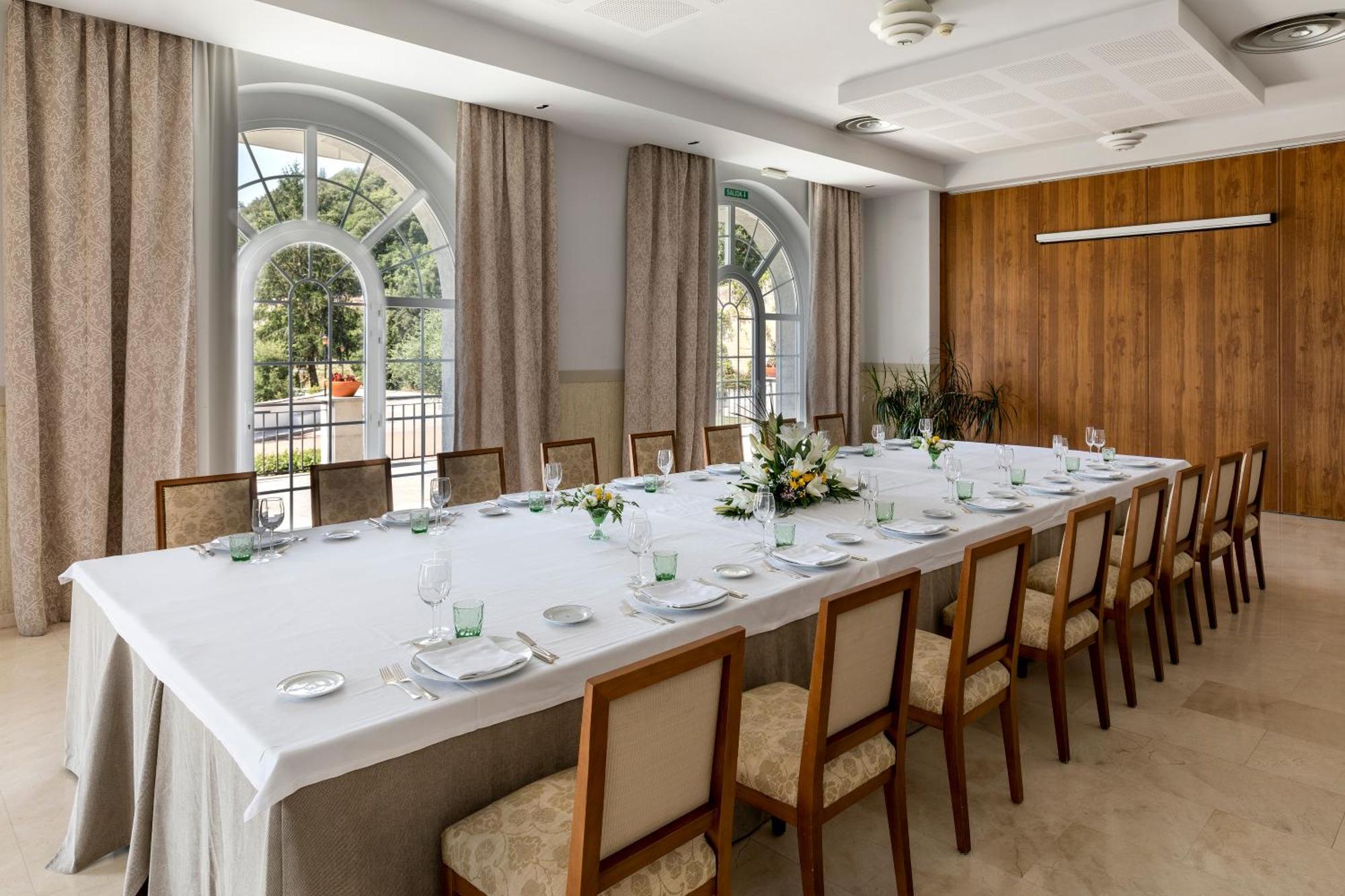 Parador De Vic-Sau Tavernoles Eksteriør billede