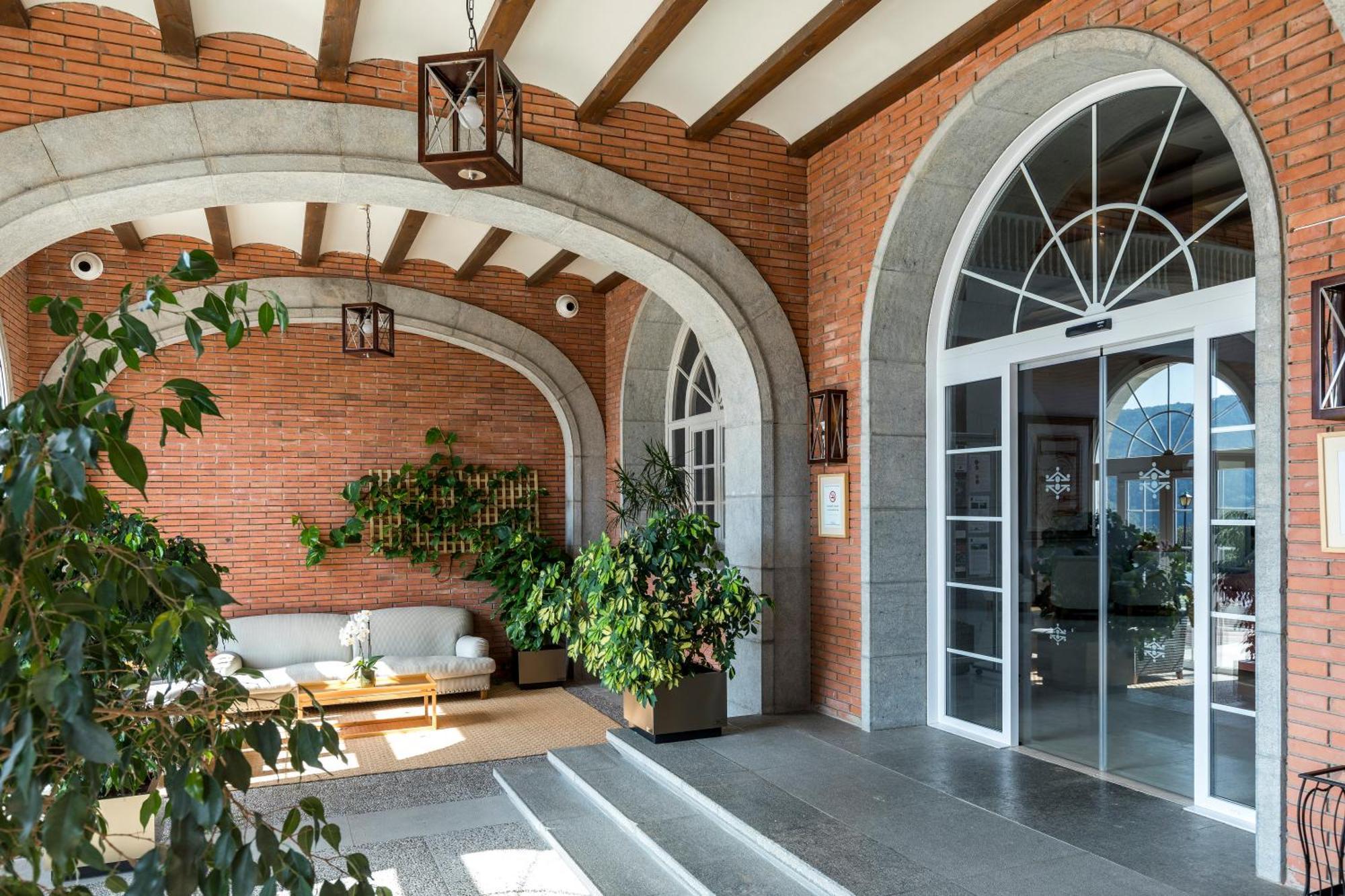 Parador De Vic-Sau Tavernoles Eksteriør billede